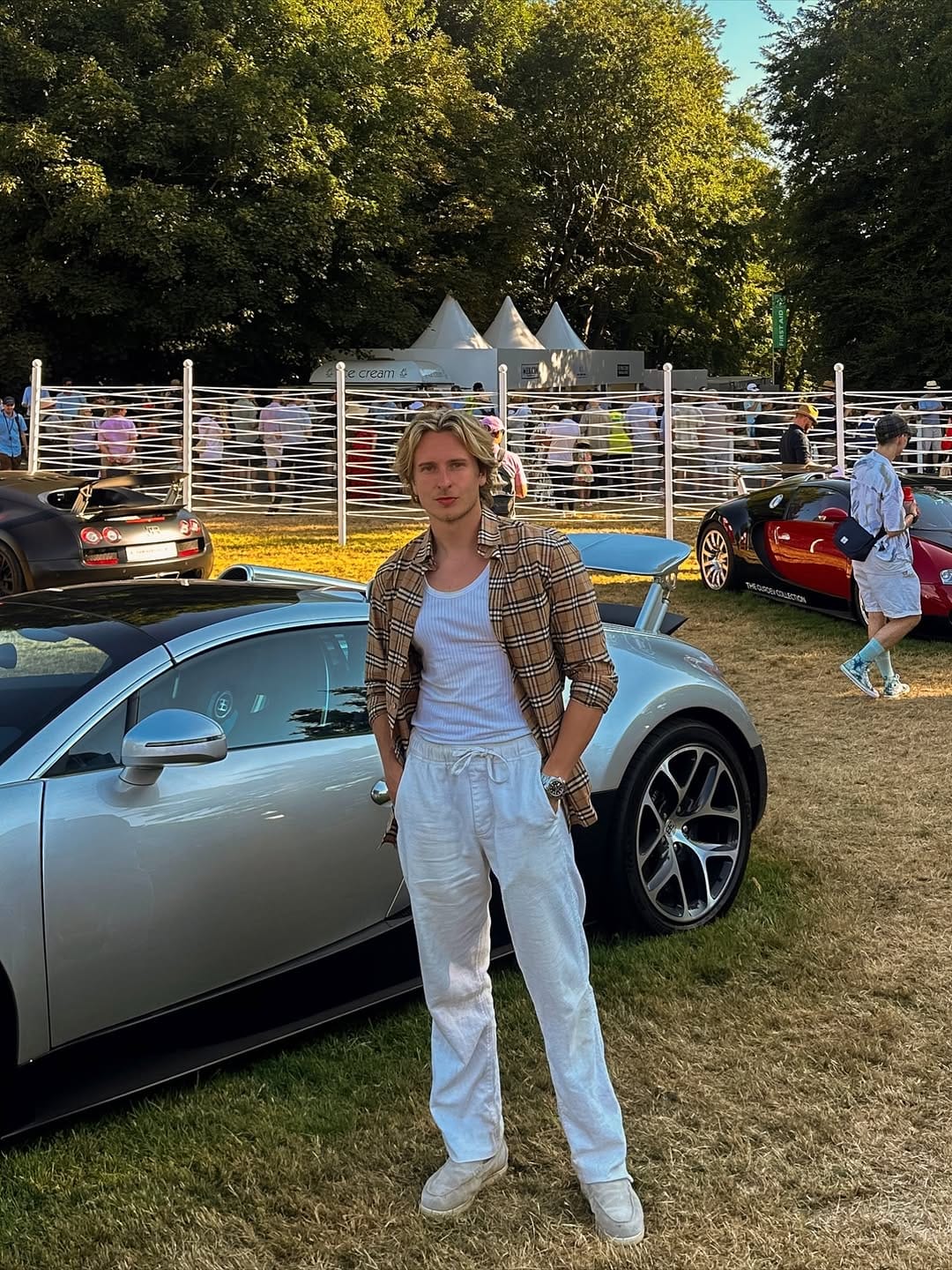 Post 6 by Linus Peel on Instagram (carousel)