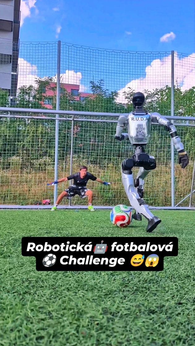 Post 2 by vivo Czech on Instagram (video)
