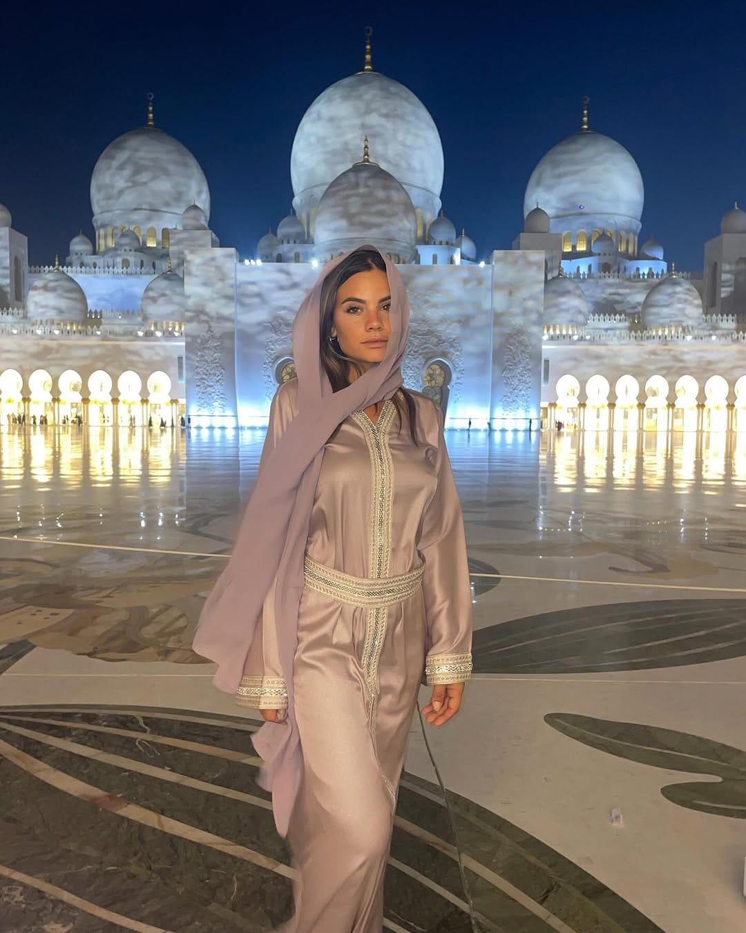Post 8 by Laura Di Lullo on Instagram (carousel)