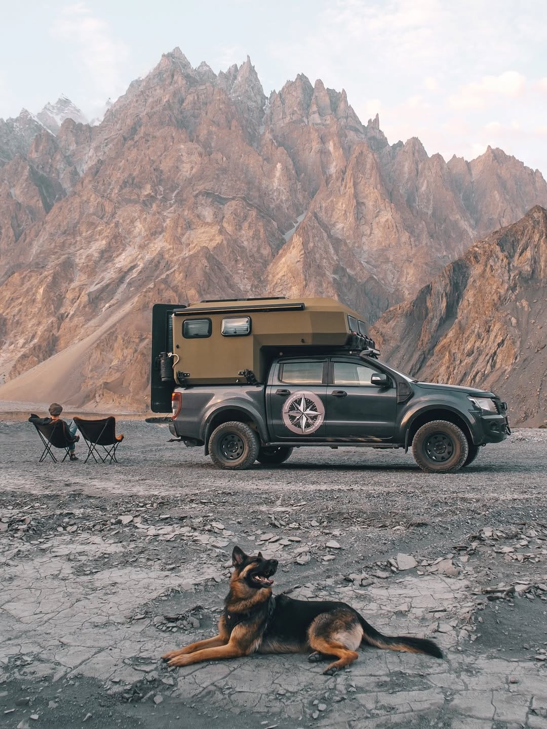 Post 2 by Charlotte & Ken 〣 overlanding ☽ on Instagram (carousel)