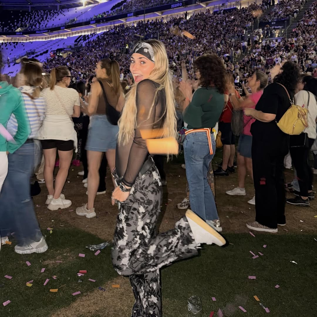 Post 5 by ℳ𝒶𝓇𝓉𝒾𝓃𝒶 𝒞𝒶𝓇ℯ𝓁𝓁ℴ on Instagram (carousel)