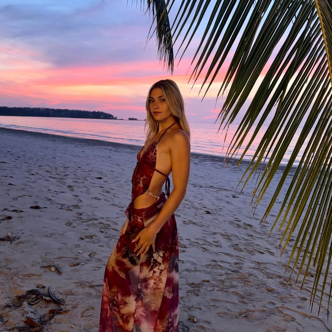 Post 8 by ℳ𝒶𝓇𝓉𝒾𝓃𝒶 𝒞𝒶𝓇ℯ𝓁𝓁ℴ on Instagram (carousel)