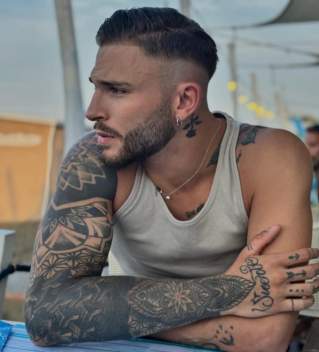 Post 9 by Mɪʀᴋᴏ Cʜɪʟᴇʟʟɪ on Instagram (image)