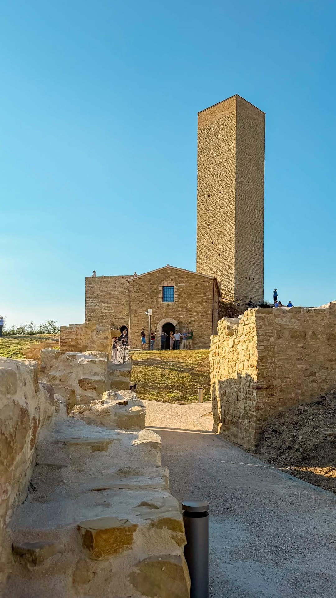 Post 7 by Simona Mancuso | Marche Content Creator on Instagram (video)