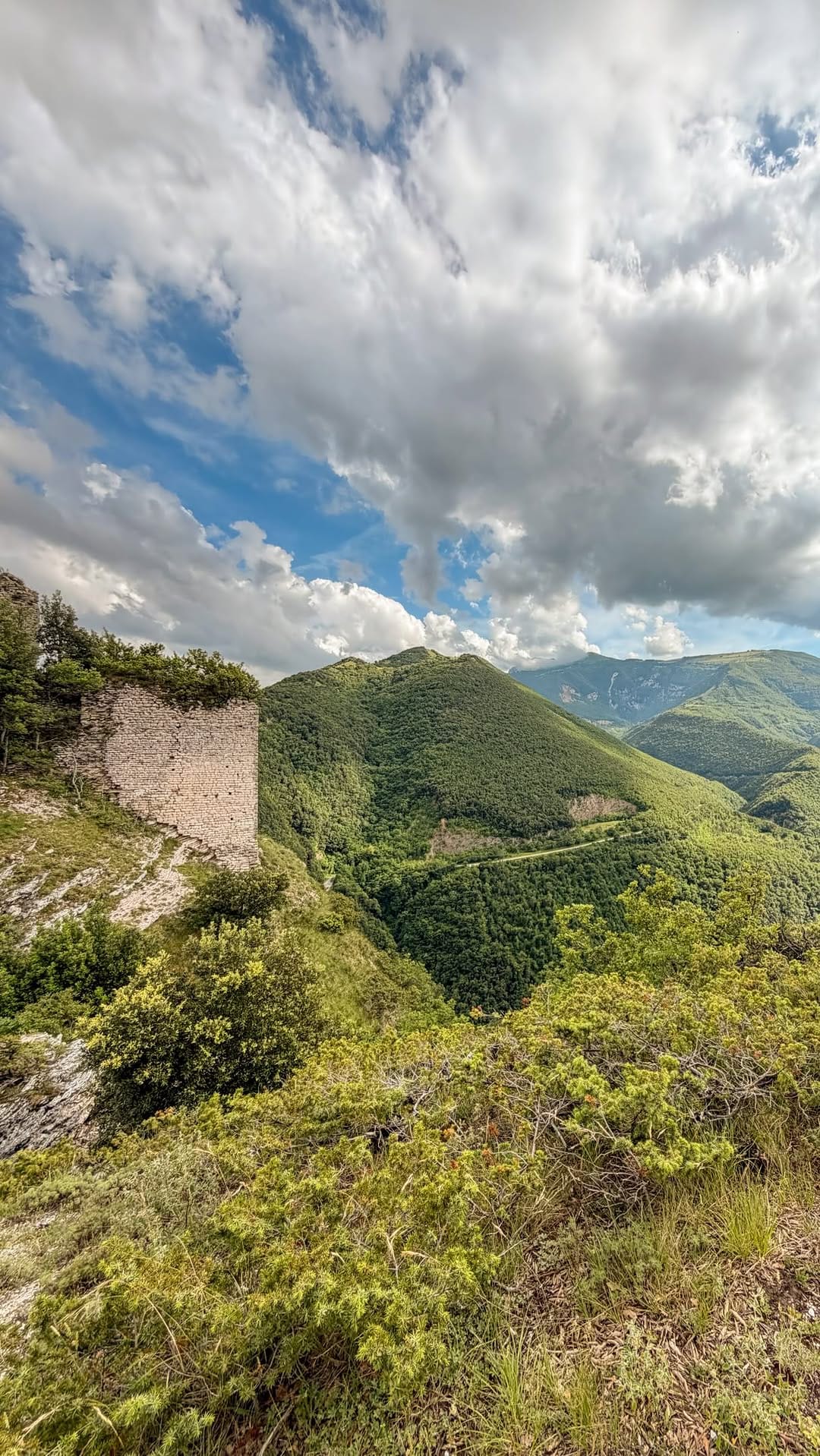 Post 4 by Simona Mancuso | Marche Content Creator on Instagram (video)