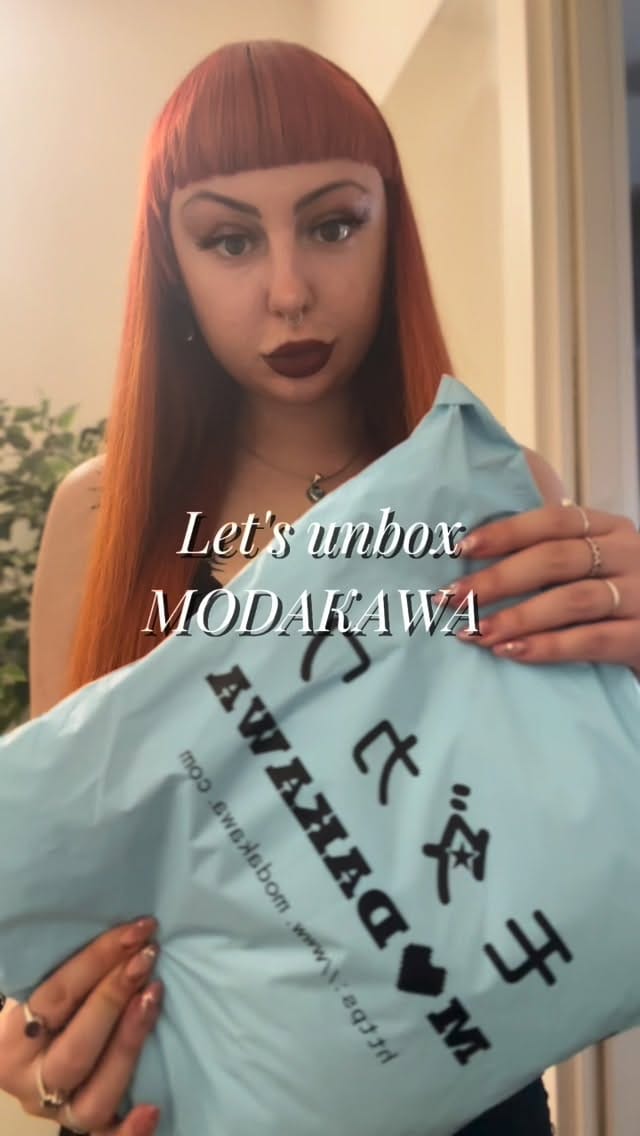 Post 2 by Chiara Molesta backup on Instagram (video)