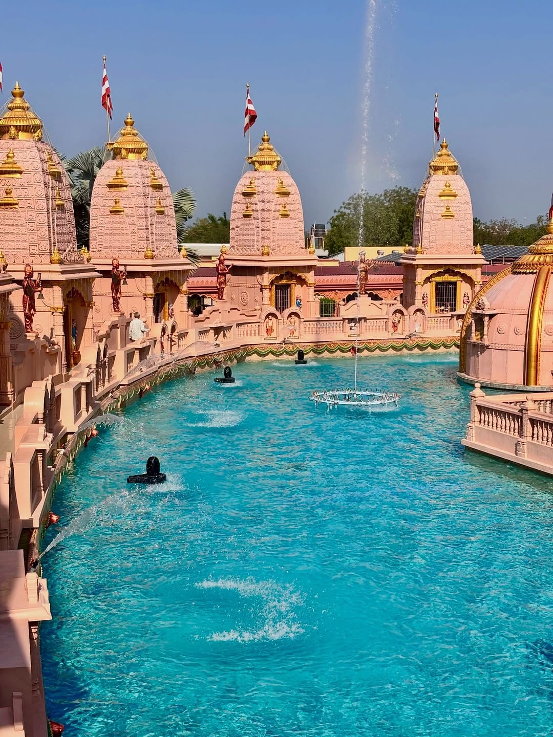 Post 3 by Hemant Sahu on Instagram (carousel)