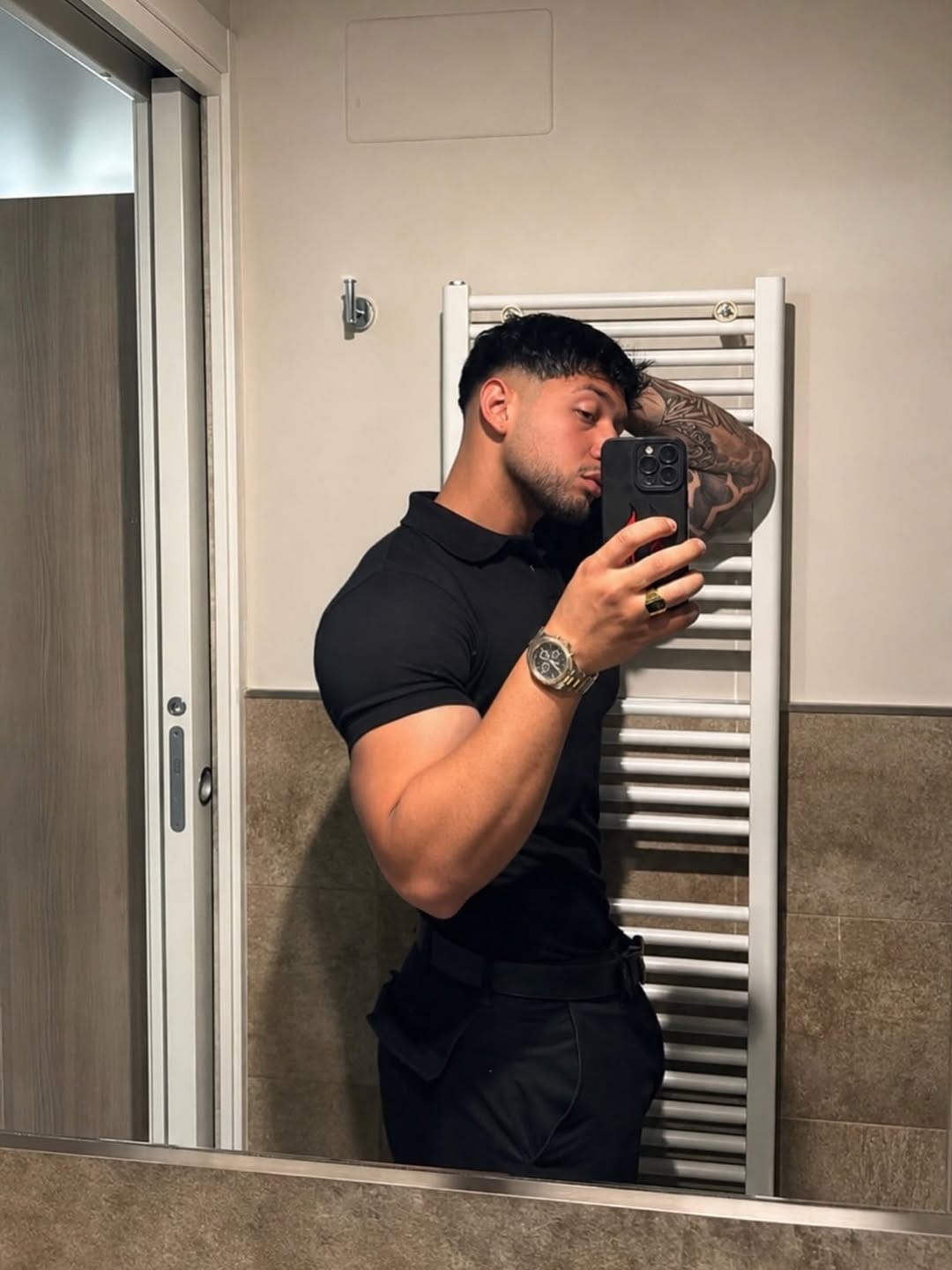 Post 1 by Valentino Molina Cinà🇮🇹🇨🇴 on Instagram (image)