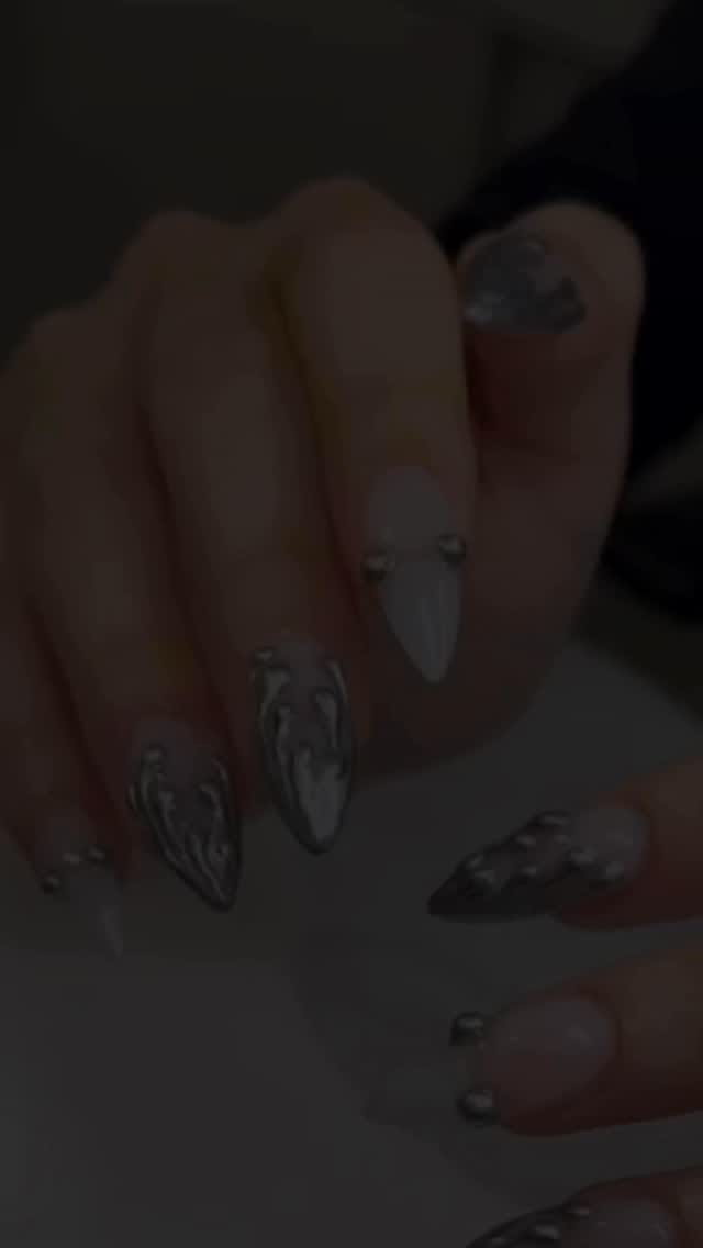Post 4 by BOMBSHELL💣🐚 on Instagram (video)