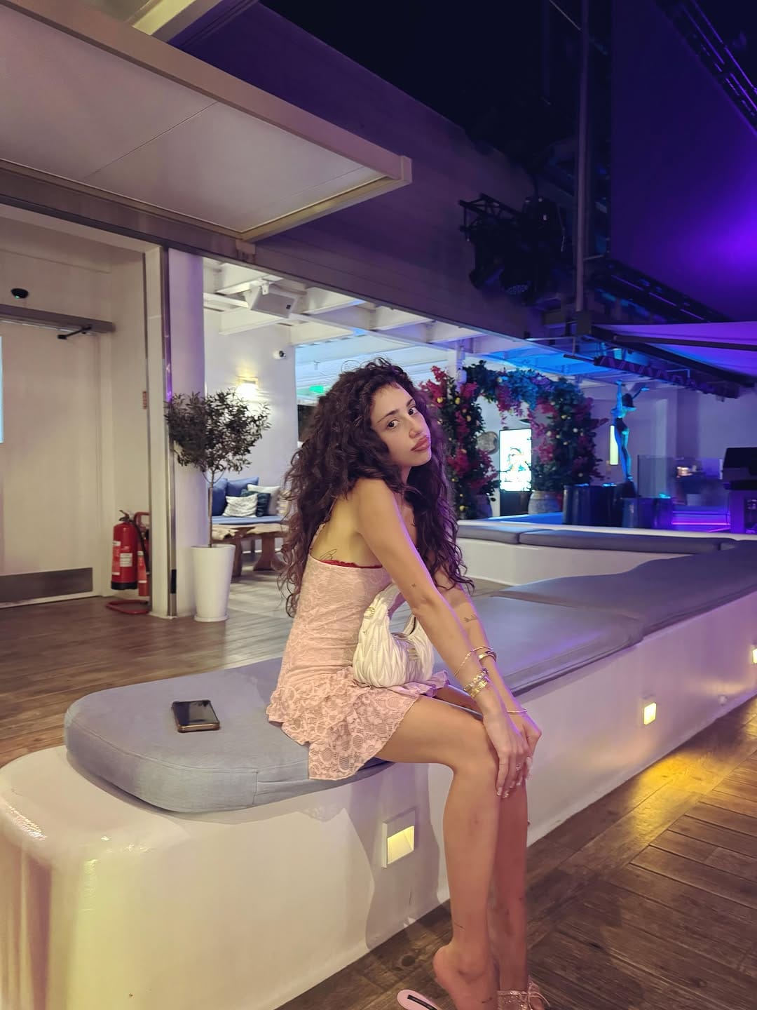 Post 3 by Lonie on Instagram (carousel)