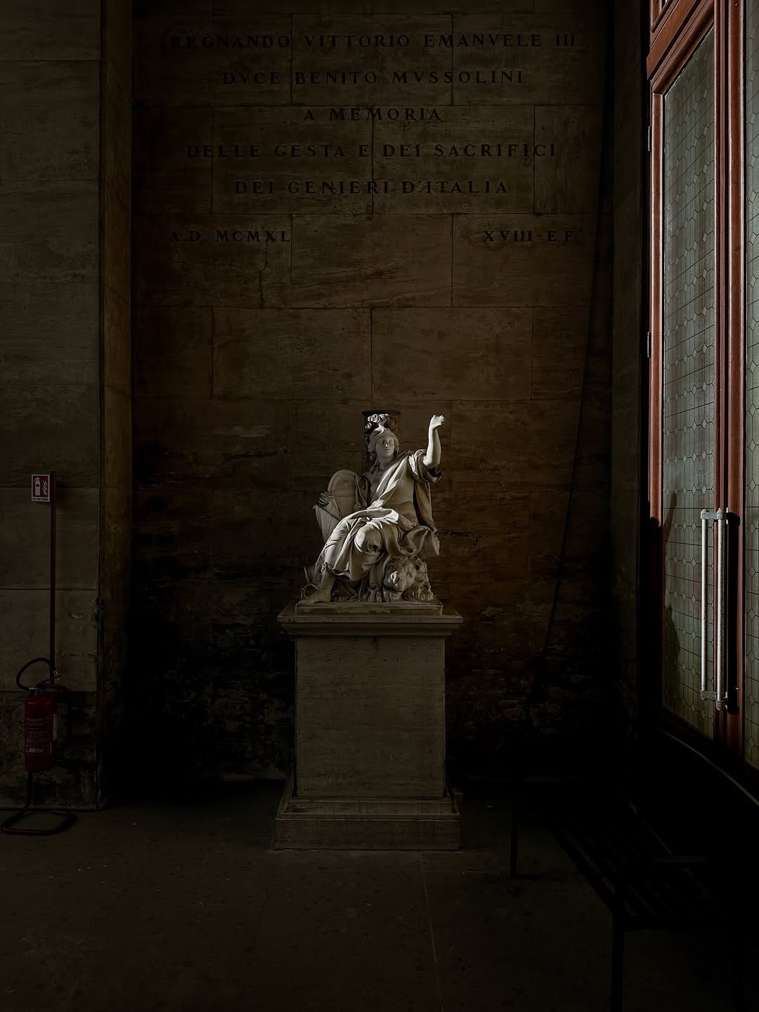 Post 5 by Alessandra Cantatore • Roma & Fotografia on Instagram (carousel)