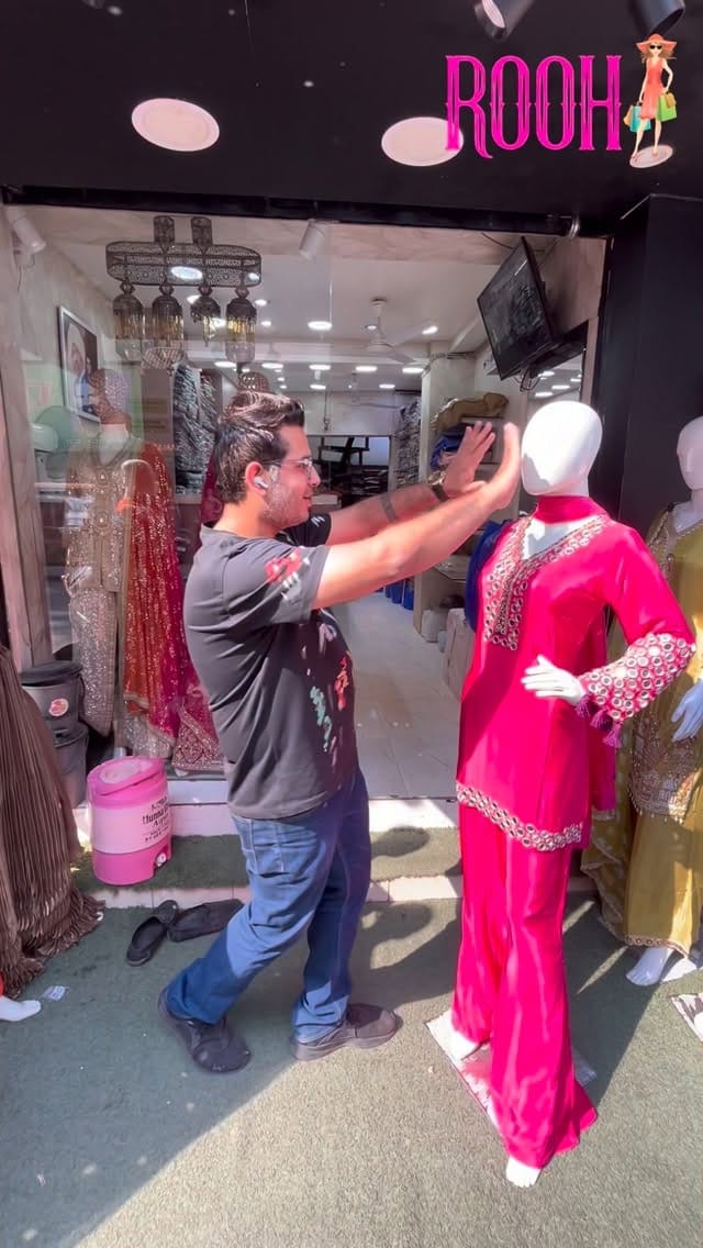 Post 8 by ROOH Fashion (रूह) on Instagram (video)