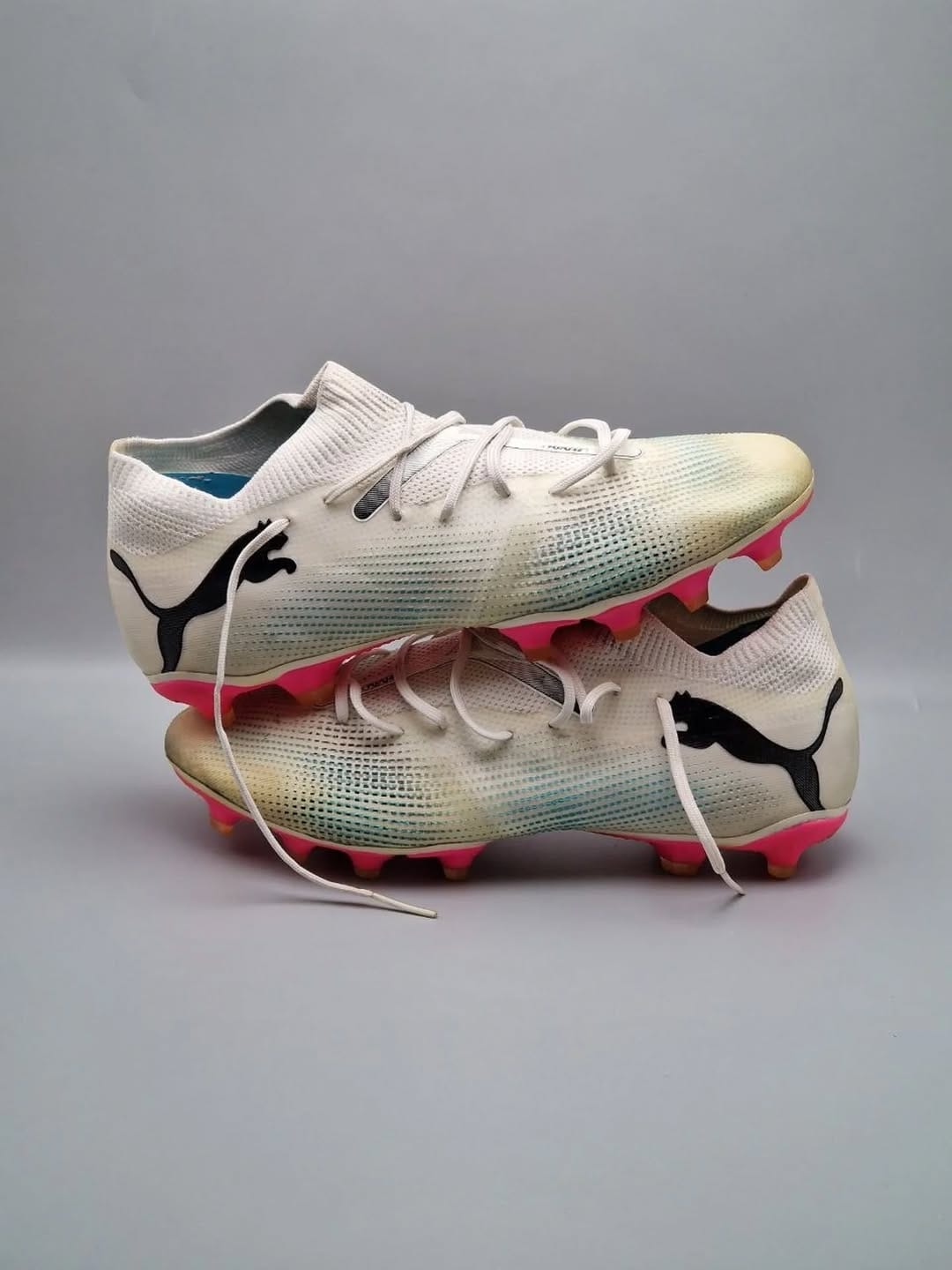 Post 3 by Soulier football on Instagram (carousel)