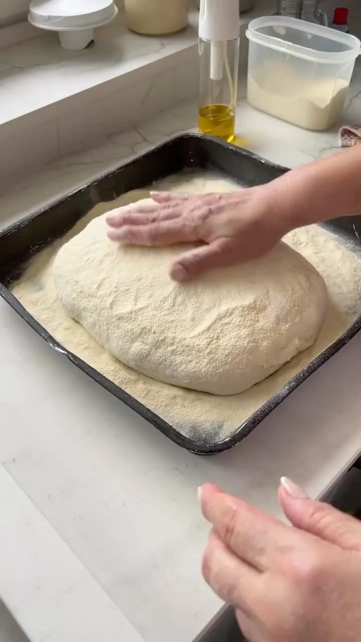 Post 6 by 𝙴𝚕𝚒𝚜𝚊 𝚁𝚞𝚜𝚜𝚘 on Instagram (video)