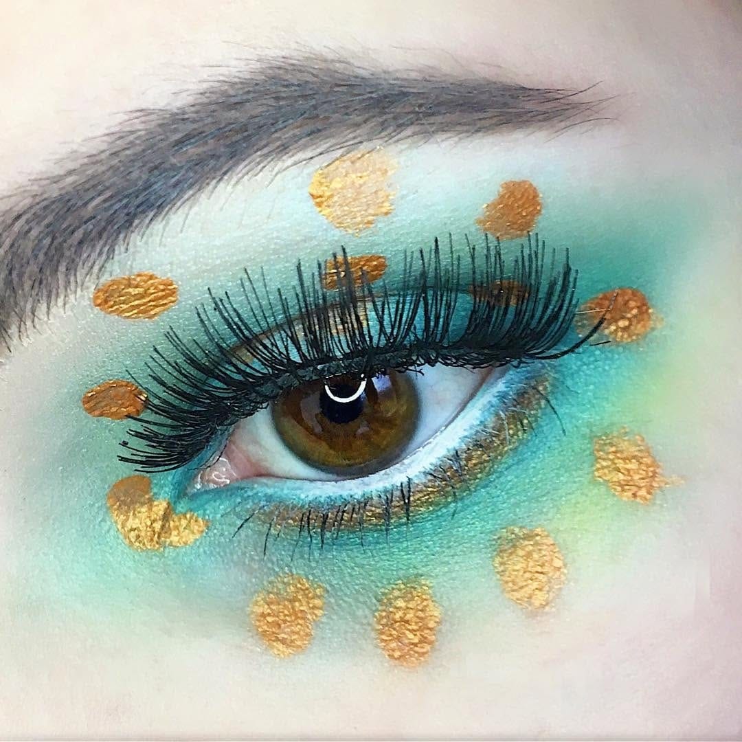 Post 10 by Makeup Revolution on Instagram (image)
