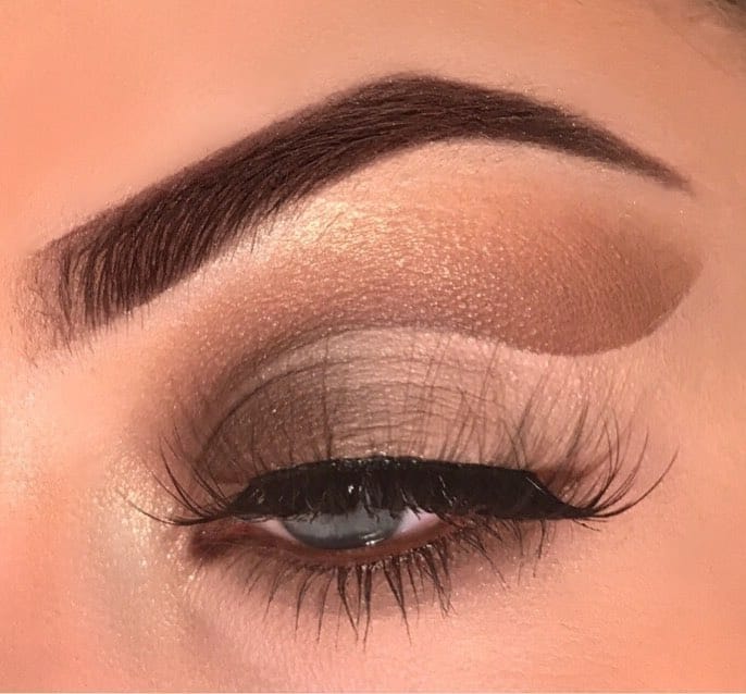 Post 7 by Makeup Revolution on Instagram (image)
