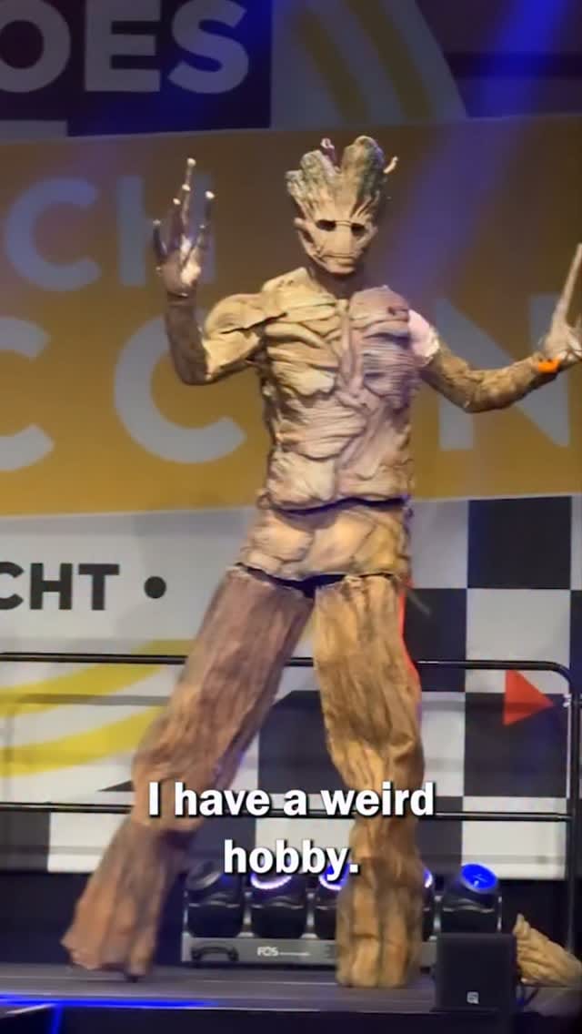 Post 5 by Joker's Knives on Instagram (video)