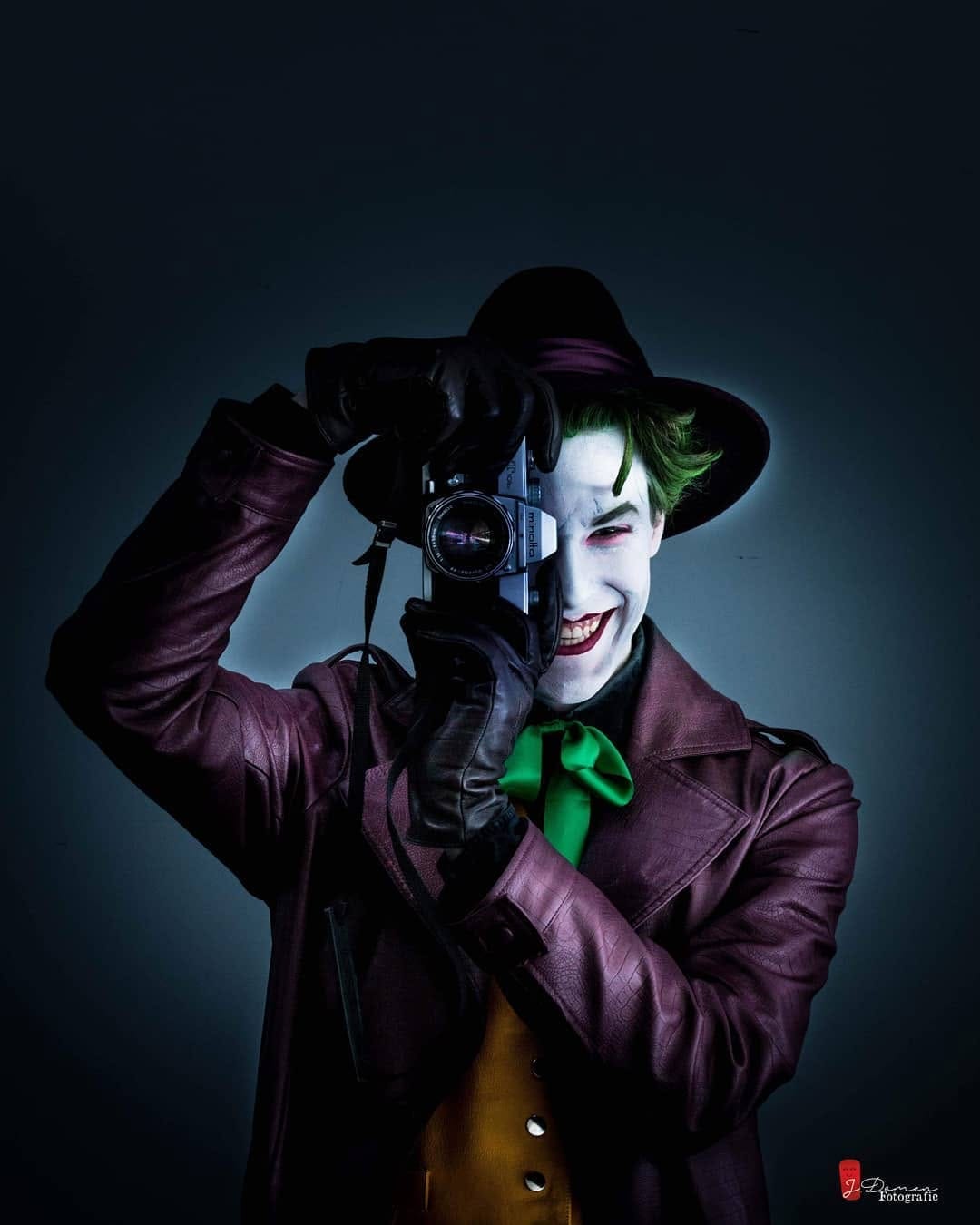 Post 10 by Joker's Knives on Instagram (image)