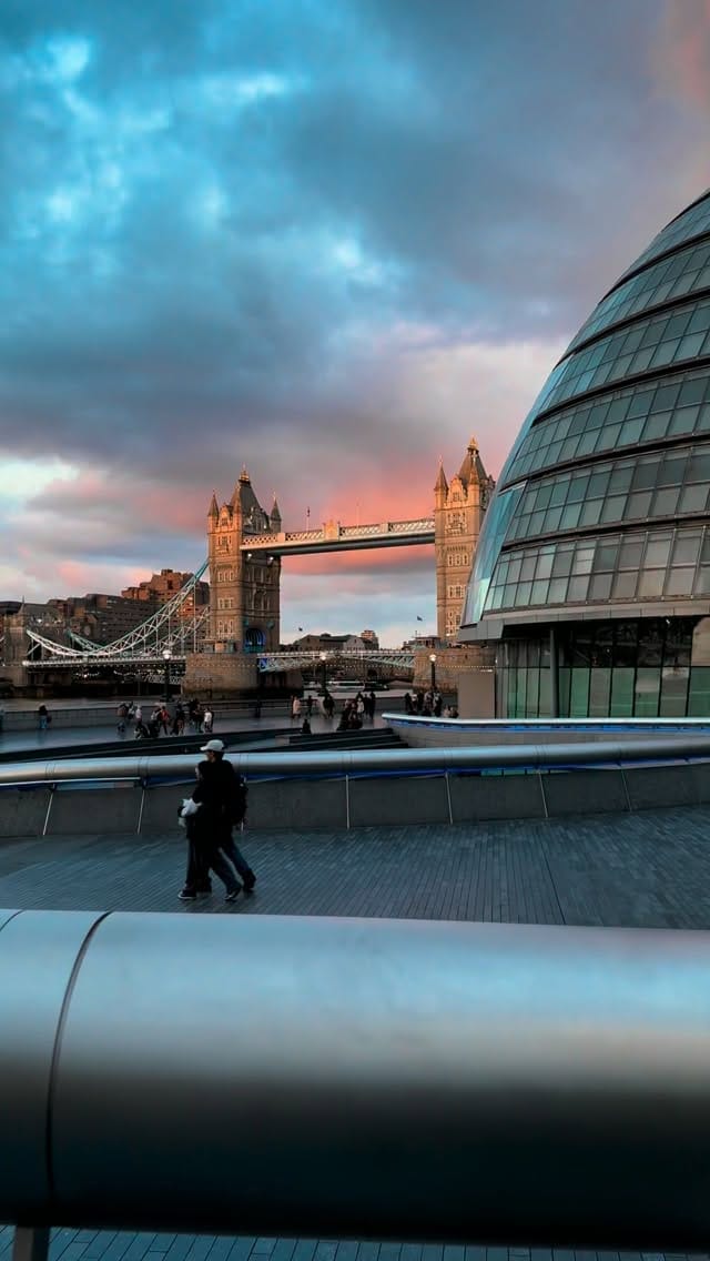 Post 4 by Mo | life in London on Instagram (video)