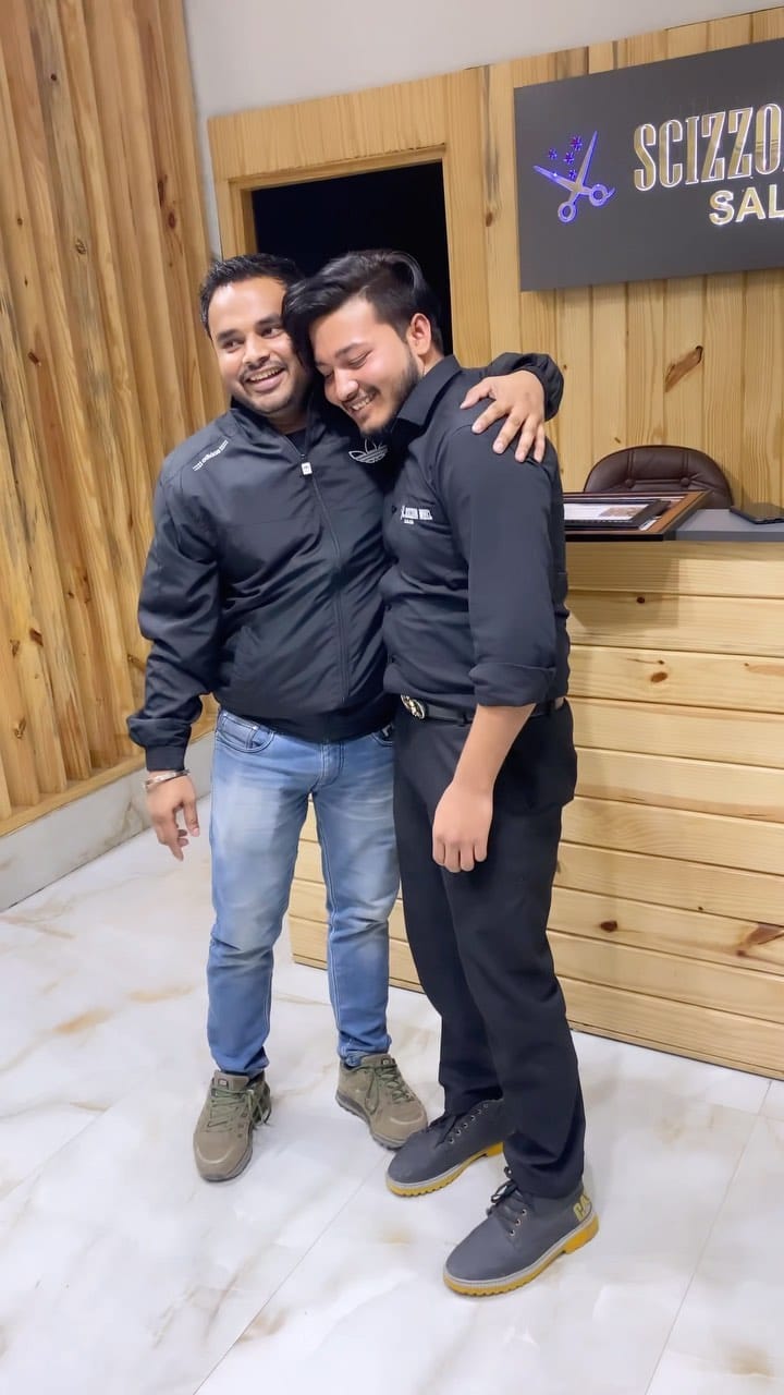 Post 10 by विष्णु सैनी,💇‍♀️🤝 on Instagram (video)