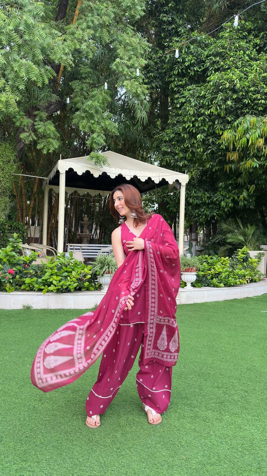 Post 3 by Shivangi Singh Rao on Instagram (video)