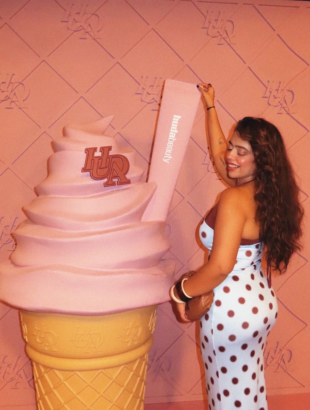 Post 1 by 𝐕𝐈𝐌𝐈 𝐏𝐔𝐍𝐉𝐀𝐁𝐈 | FASHION BEAUTY LIFESTYLE on Instagram (carousel)