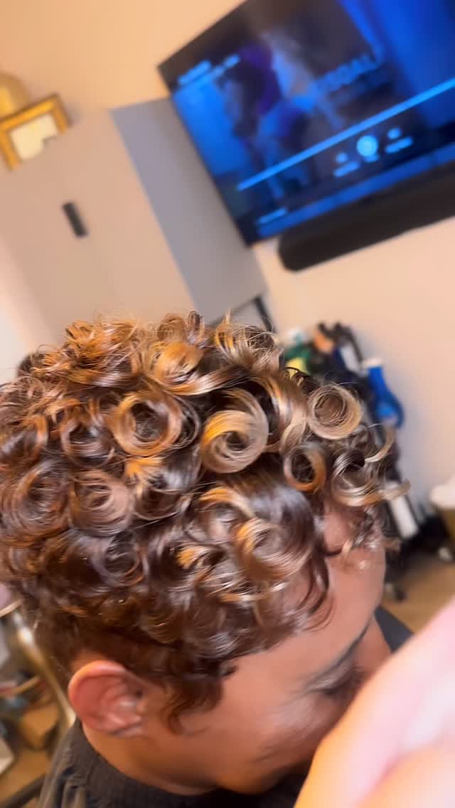 Post 10 by Leslie J | The Shear Gawd on Instagram (video)
