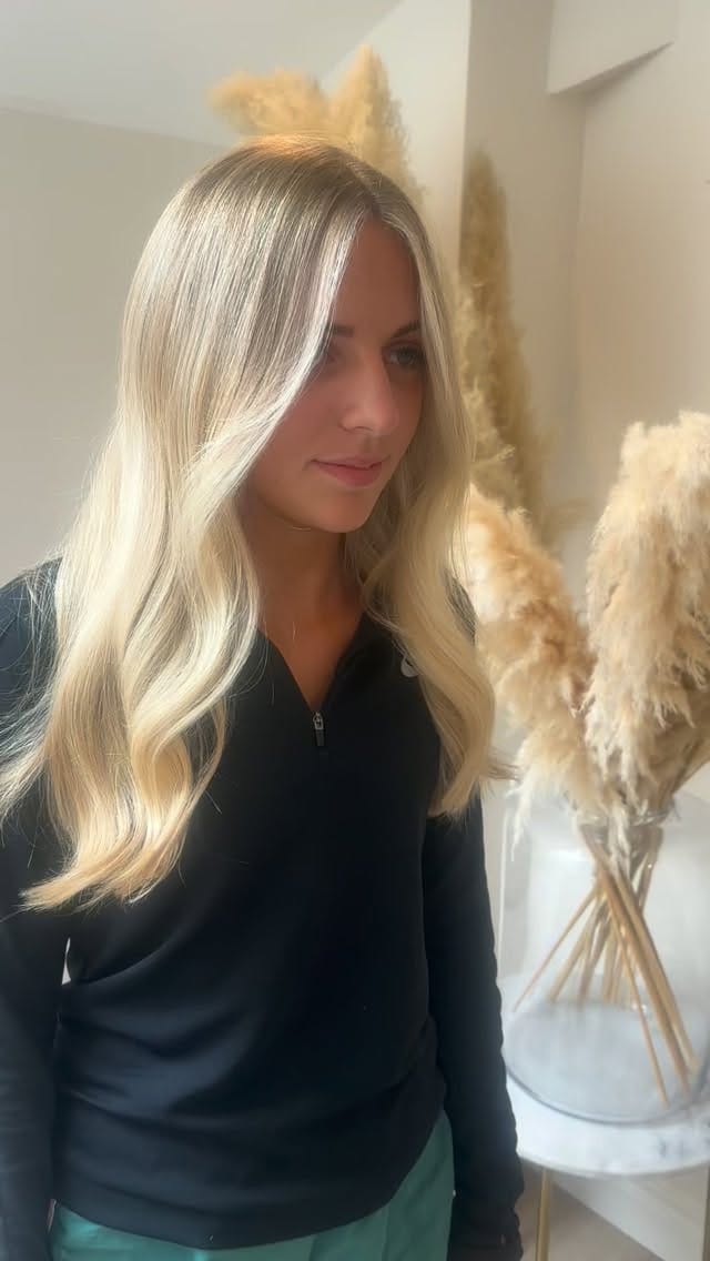Post 1 by @foxy_hair_studio on Instagram (video)