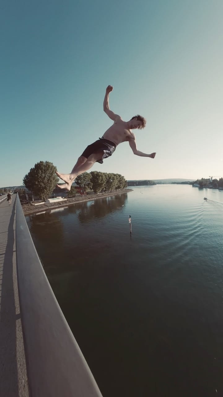 Post 4 by Thomas on Instagram (video)