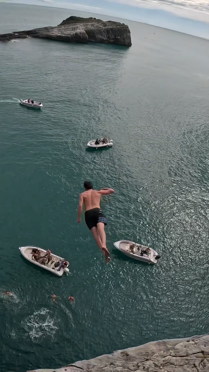 Post 9 by Thomas on Instagram (video)
