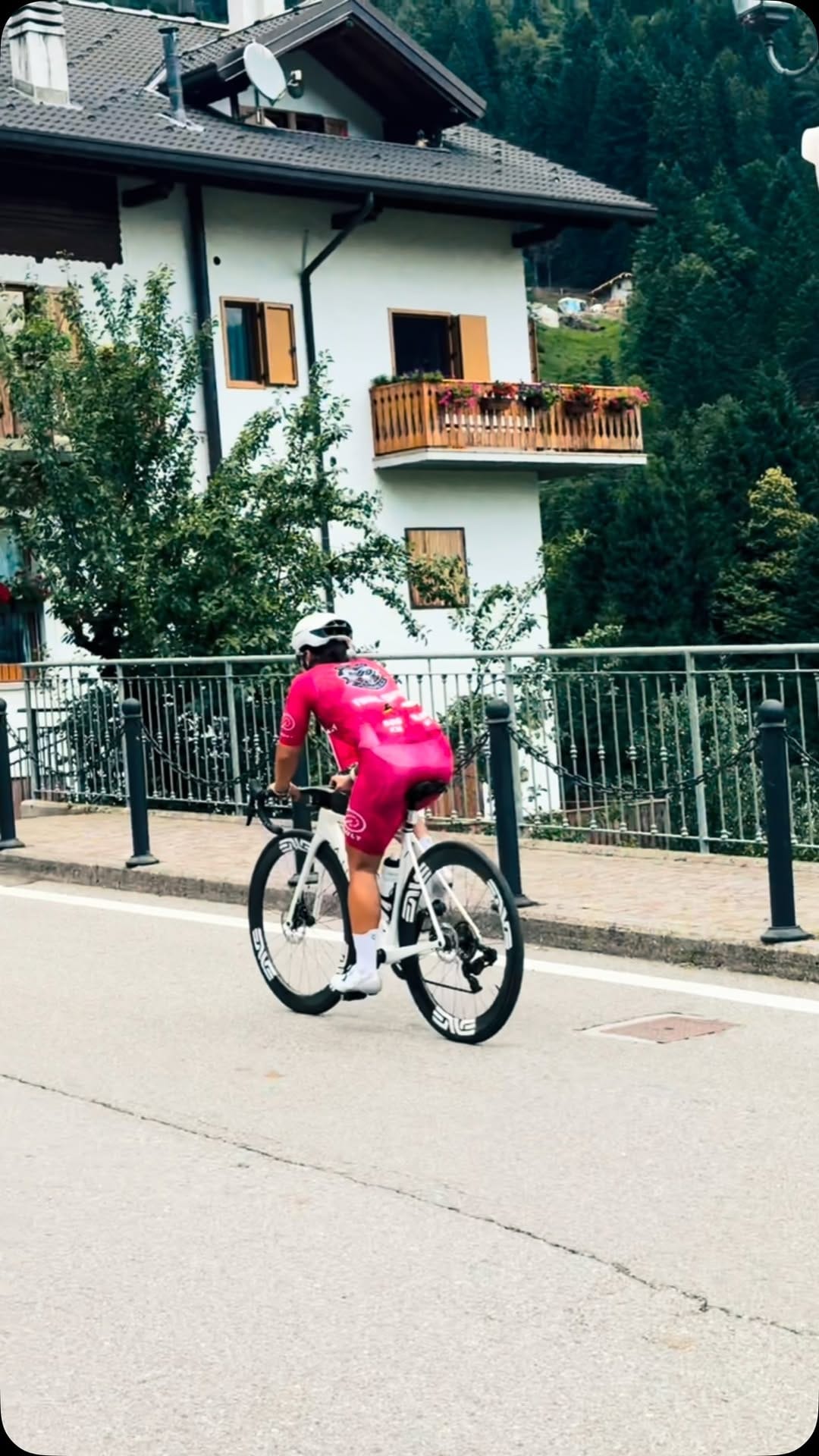 Post 2 by CECILIA PROIETTI ♥ on Instagram (video)