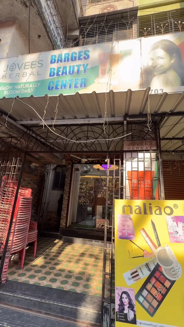 Post 6 by Barge'sBeauty on Instagram (video)