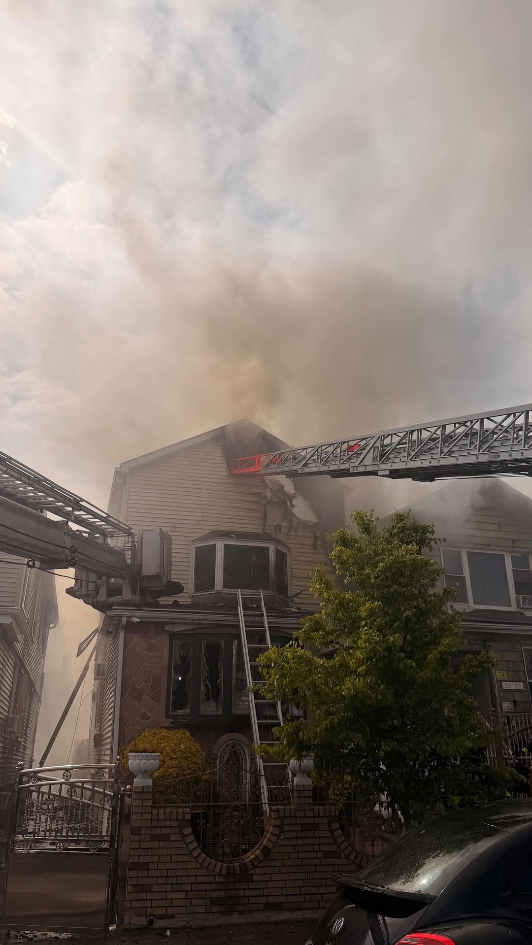 Post 6 by FDNY Photos on Instagram (video)