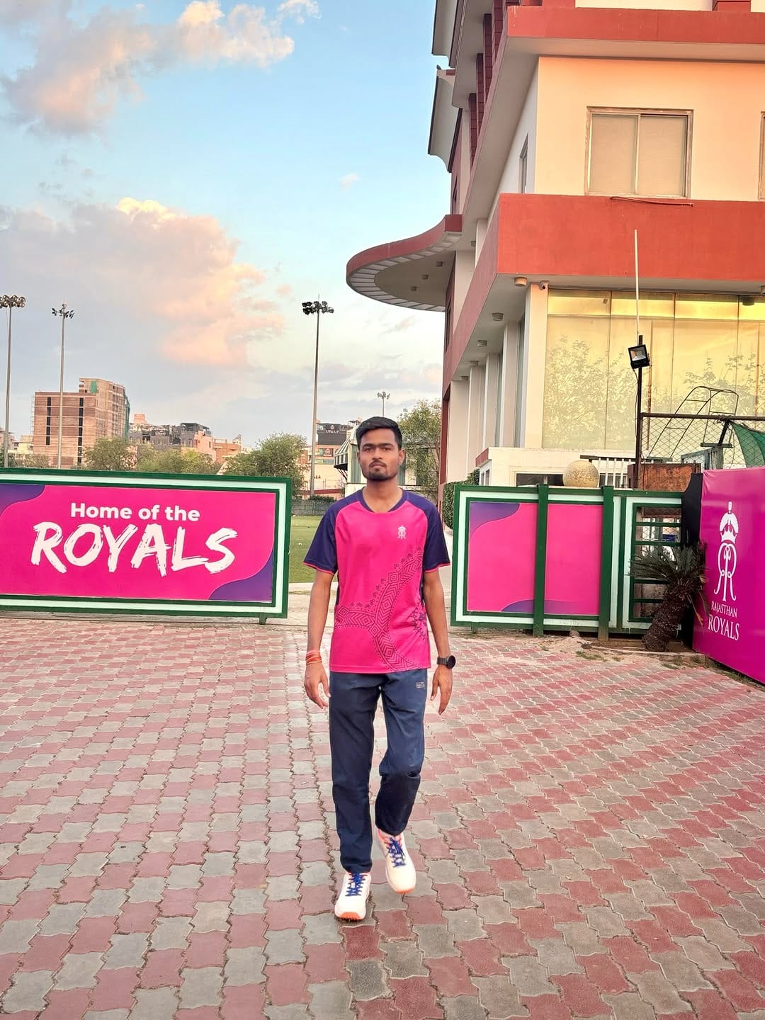 Post 3 by Yogesh Kumar on Instagram (carousel)