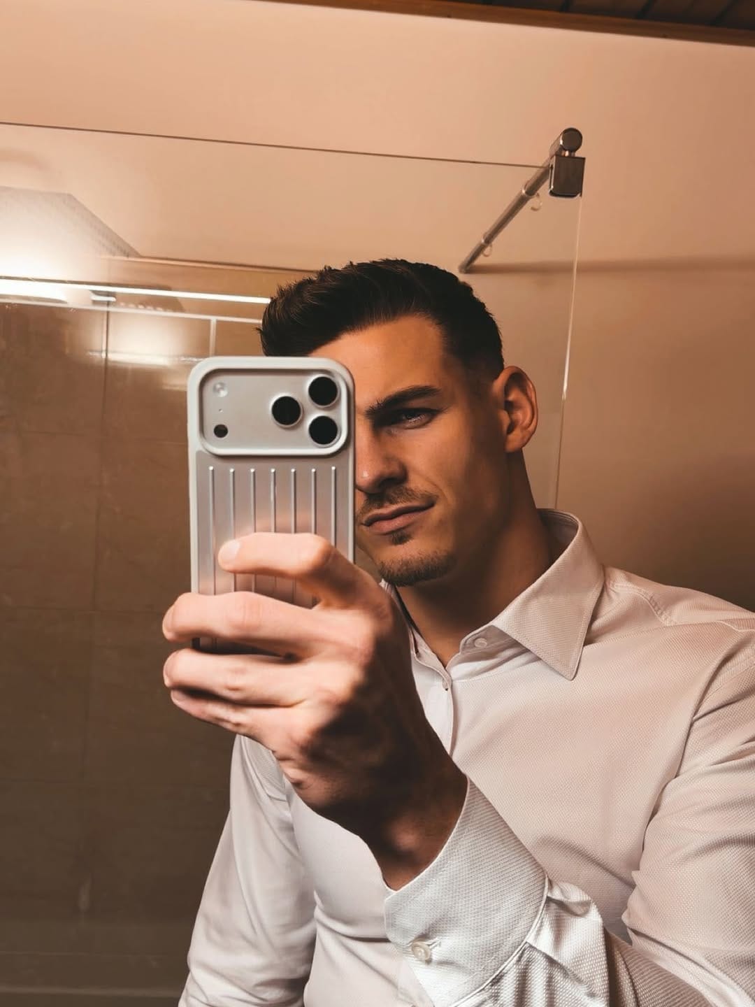 Post 4 by Jonas Brendieck on Instagram (image)