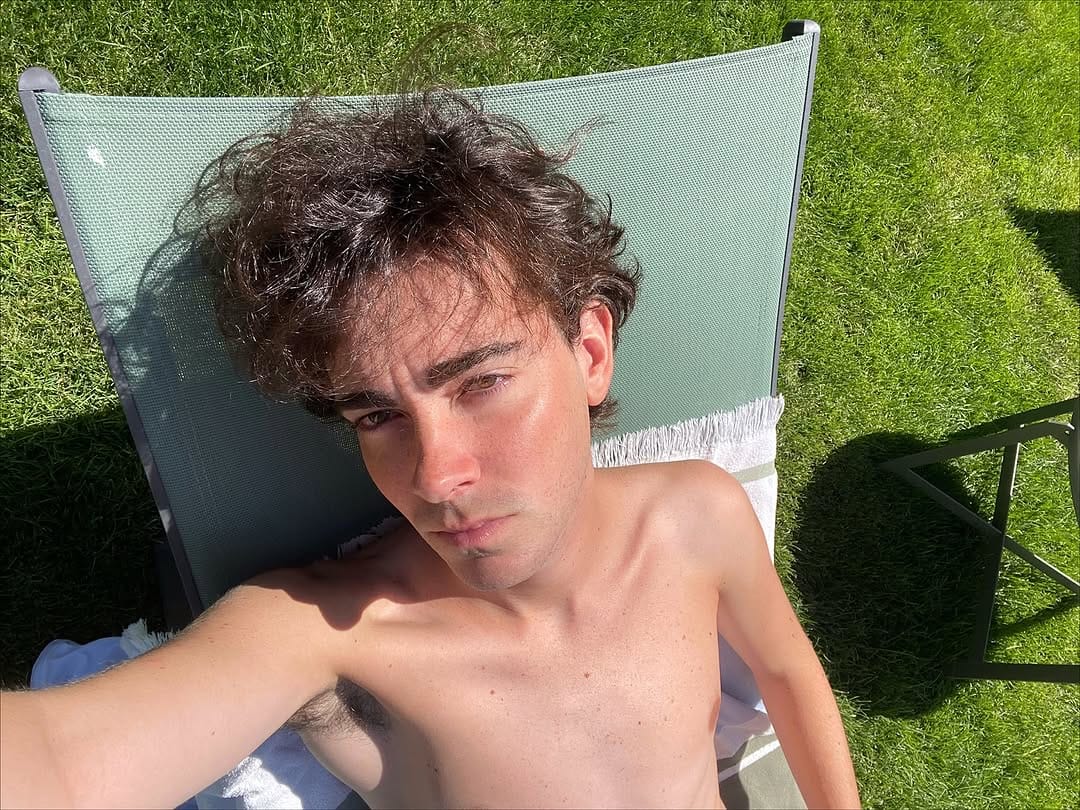 Post 8 by Martín Tena on Instagram (carousel)