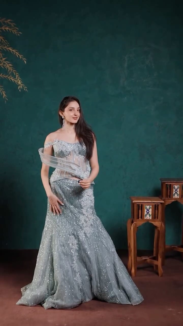 Post 5 by Look's Boutique on Instagram (video)
