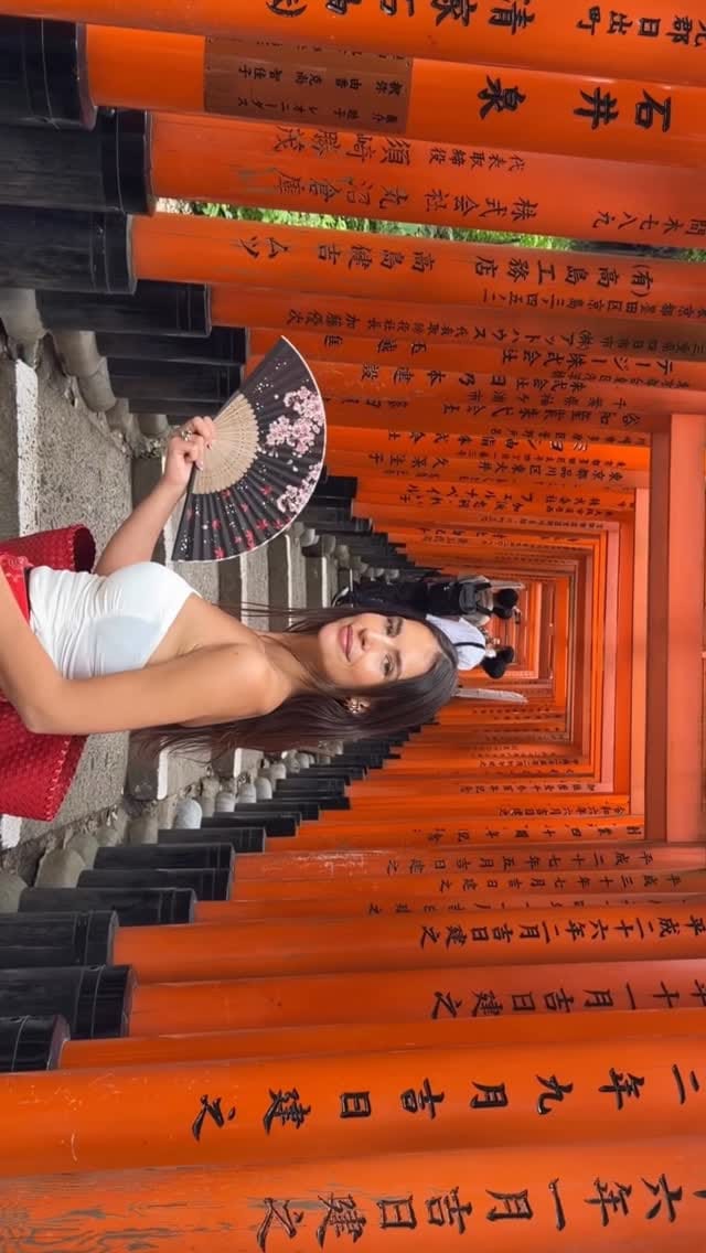 Post 8 by Aleksandra • Italia • Napoli on Instagram (video)