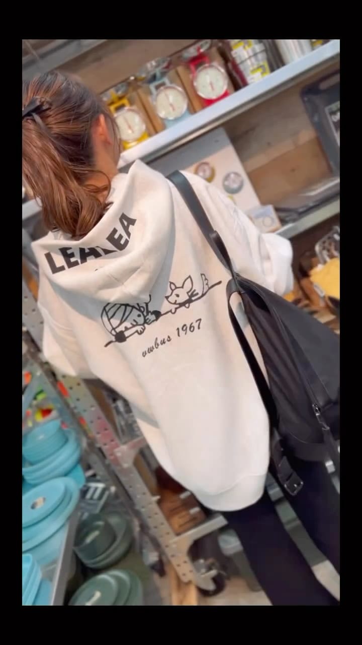 Post 10 by 𝙇𝙀𝘼𝙇𝙀𝘼.𝘾𝘼𝙁𝙀♡ 1967年製ワーゲンバス移動カフェ on Instagram (video)