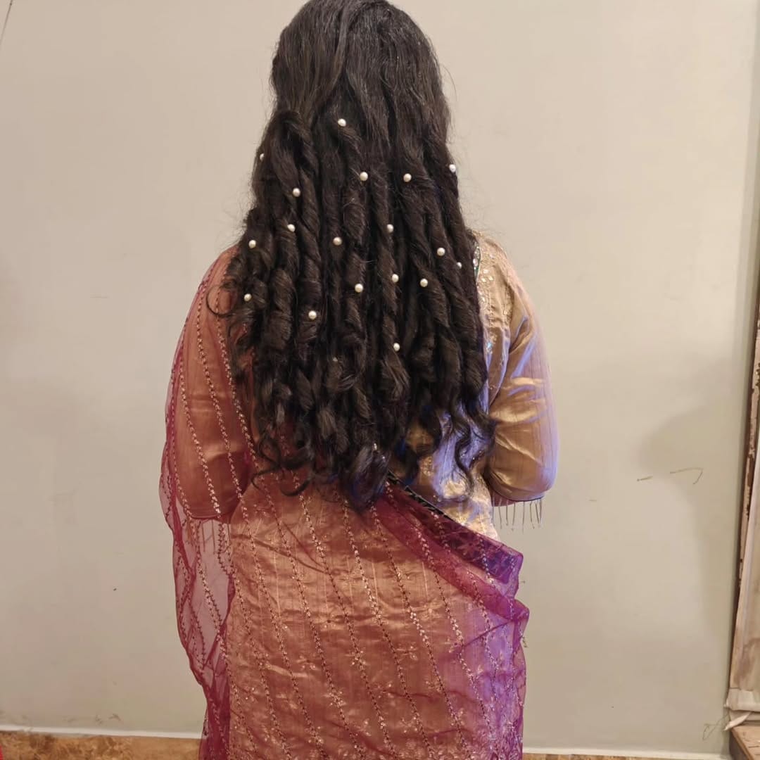 Post 6 by Fiza Makeover on Instagram (image)