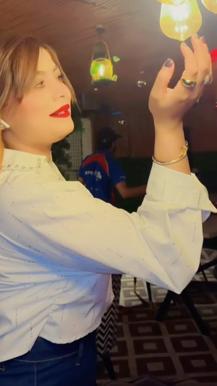 Post 4 by Huma Khan on Instagram (video)
