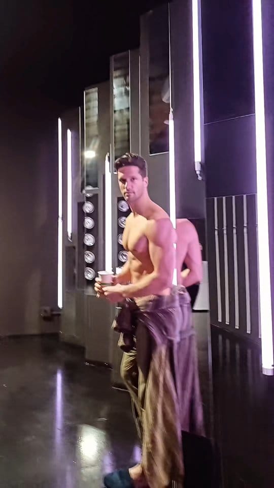 Post 9 by ELIA COMETTI on Instagram (video)