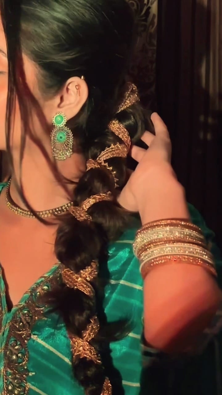 Post 5 by Maahin_Makeupartist on Instagram (video)