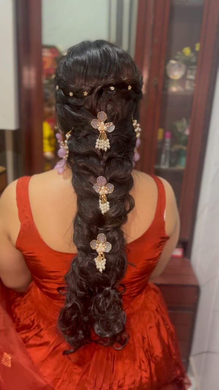 Post 8 by MUSKAN ARORA | AMRITSAR BRIDAL MAKEUP ARTIST 🫶🏻 on Instagram (video)