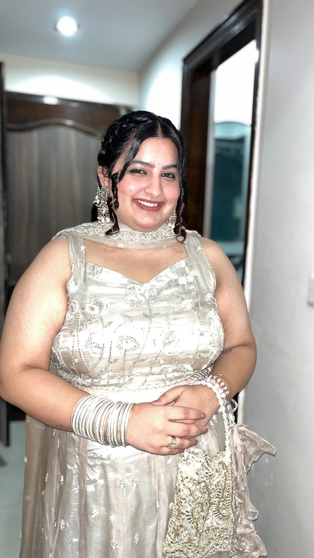 Post 6 by MUSKAN ARORA | AMRITSAR BRIDAL MAKEUP ARTIST 🫶🏻 on Instagram (video)