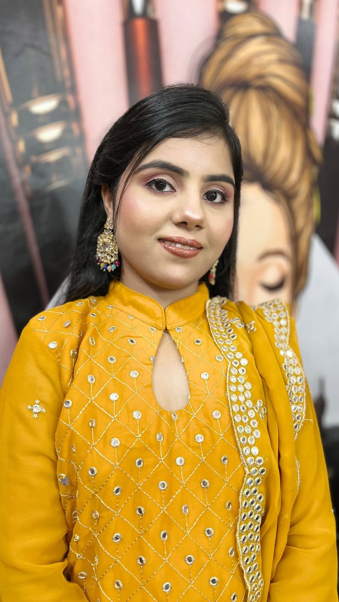 Post 2 by MUSKAN ARORA | AMRITSAR BRIDAL MAKEUP ARTIST 🫶🏻 on Instagram (video)