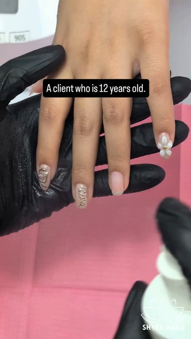 Post 9 by Shyex Nails on Instagram (video)