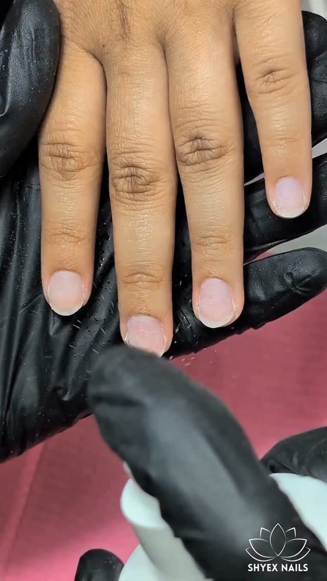 Post 4 by Shyex Nails on Instagram (video)