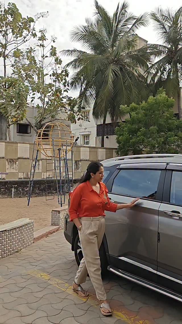 Post 8 by Deepasri Deb  (AKA Hamareerasoi ) on Instagram (video)
