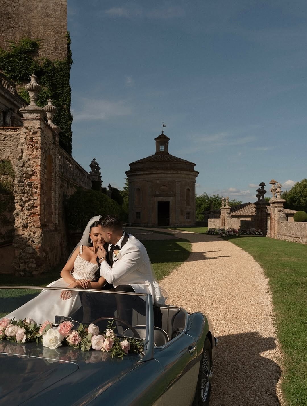 Post 4 by Daniele Torella | Wedding Photographer Italy on Instagram (carousel)